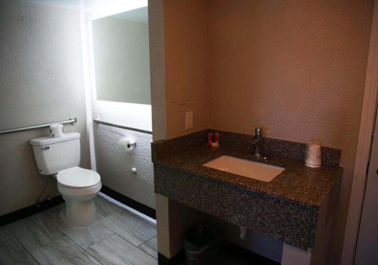 Days Inn And Suites By Wyndham Port Huron Ngoại thất bức ảnh