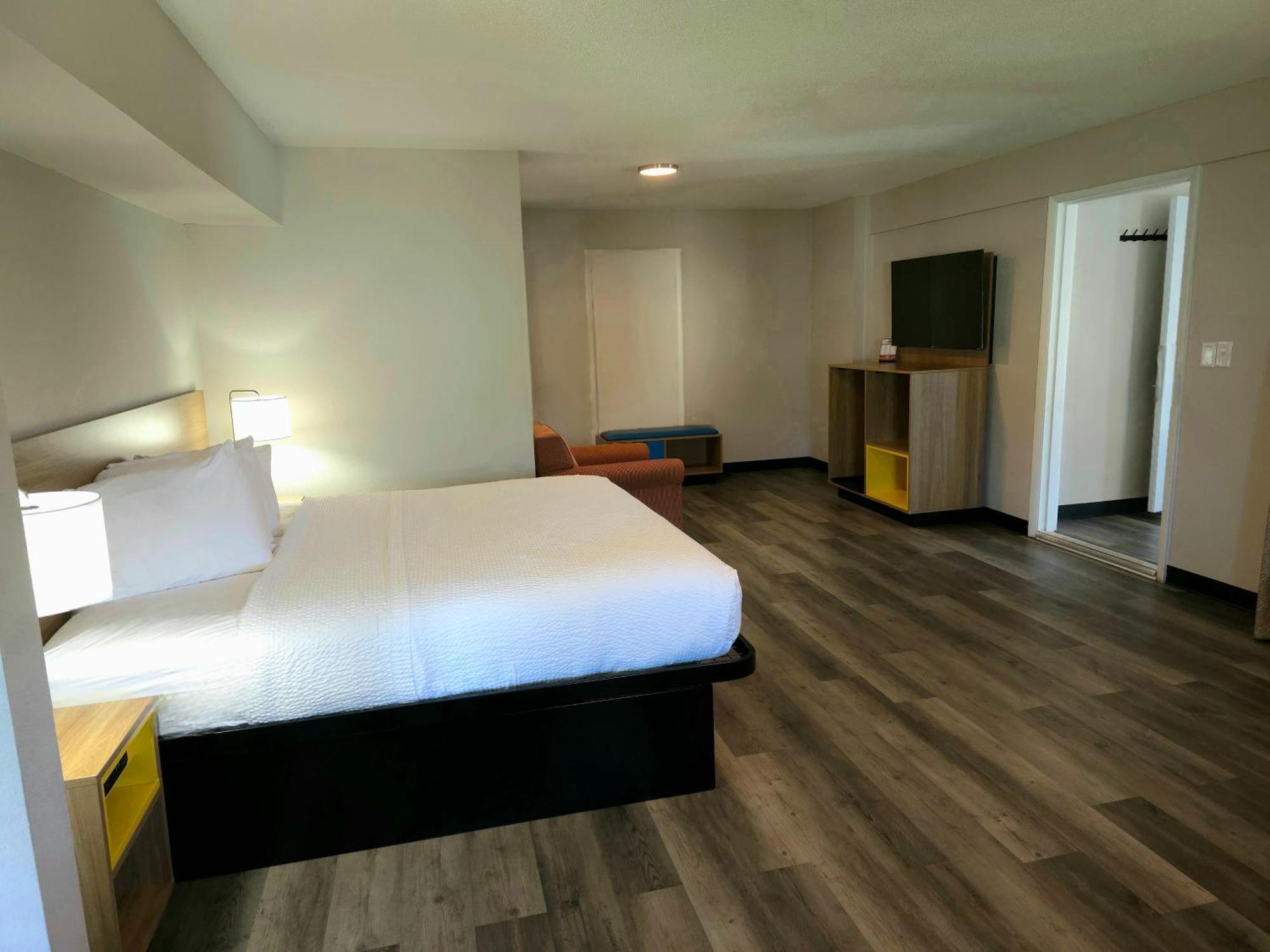 Days Inn And Suites By Wyndham Port Huron Ngoại thất bức ảnh