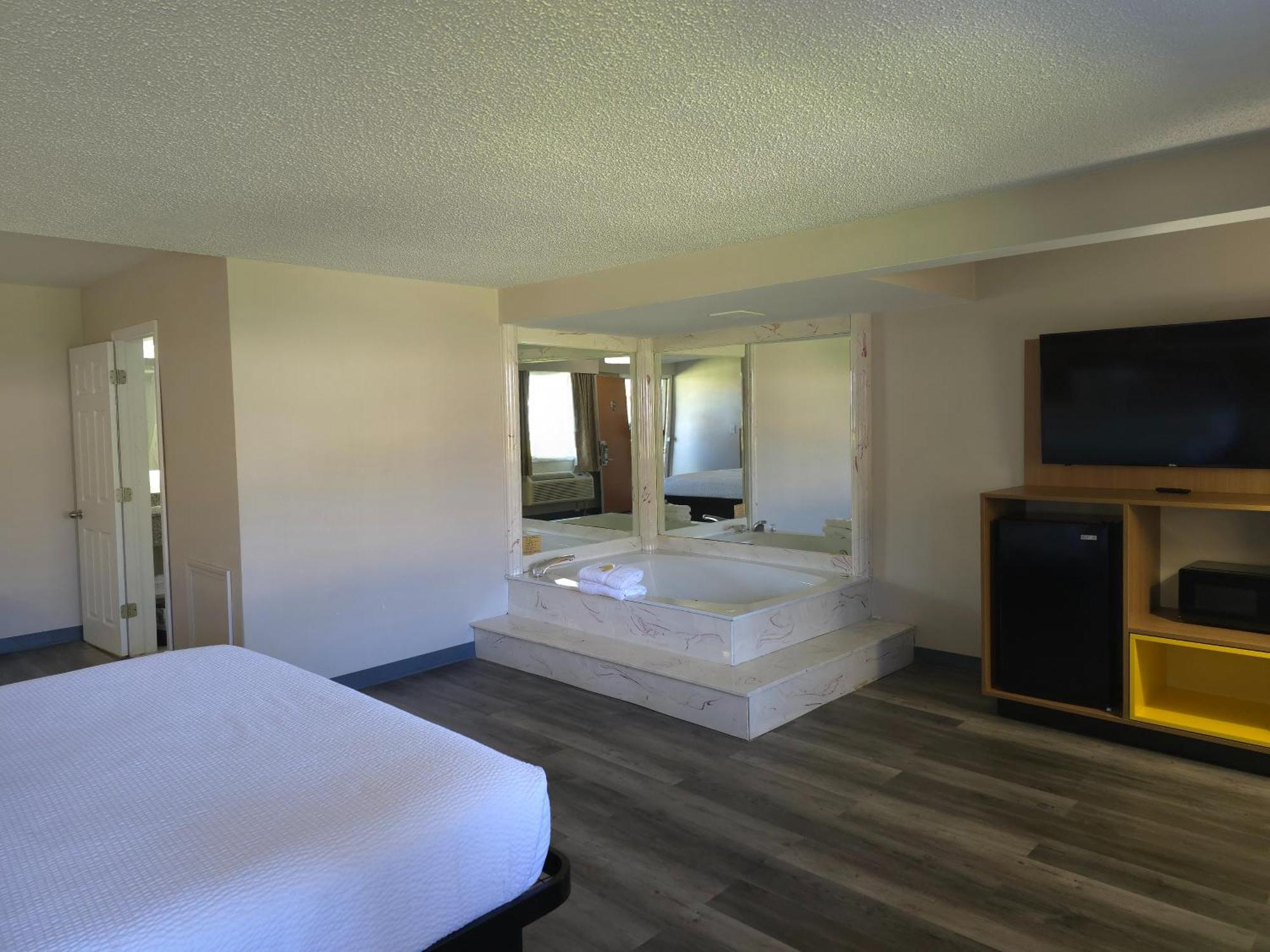 Days Inn And Suites By Wyndham Port Huron Ngoại thất bức ảnh